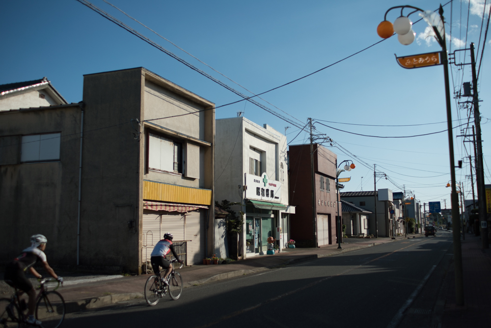α7II + Kistar 35mm F1.4 絞り優先AE F2 1/8000秒 ISO100 AWB RAW 1段絞ったF2でこれだけシャープな描き方になる。周辺部は甘さが残るものの、シャープな中心部とのギャップがいい雰囲気だ。